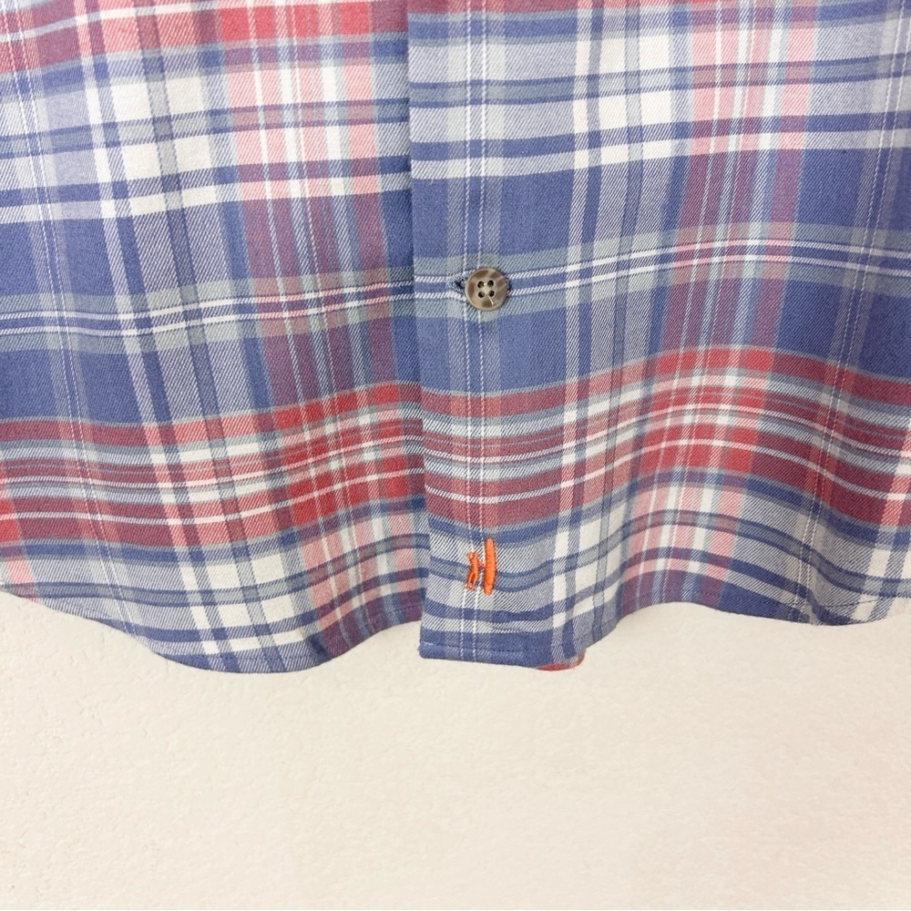 JOHNNIE O CARL PLOTT
TUCKED BUTTON UP SHIRT
JMWL8170 Size Small - Picture 4 of 12